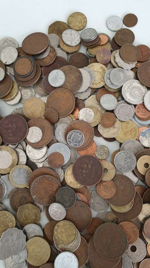 CRAZY R1 AUCTION: 400 Coins LOT - Bid per coin to win lot