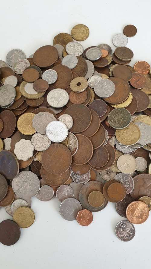 CRAZY R1 AUCTION: 400 Coins LOT - Bid per coin to win lot