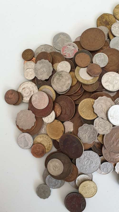 CRAZY R1 AUCTION: 400 Coins LOT - Bid per coin to win lot