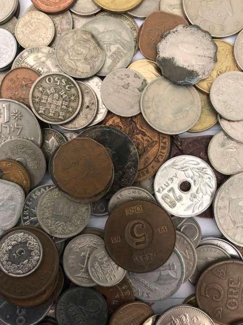 A Lot of 250 International Coins