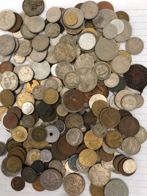 A Lot of 250 International Coins