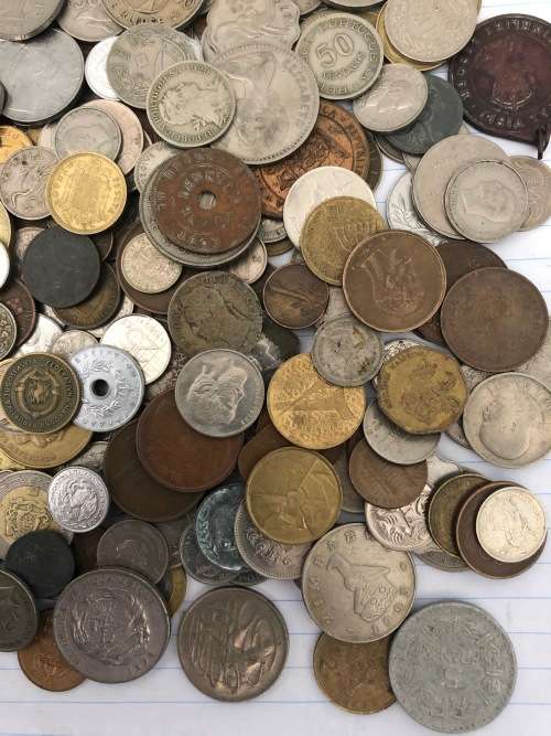 A Lot of 250 International Coins