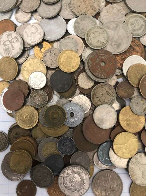 A Lot of 250 International Coins