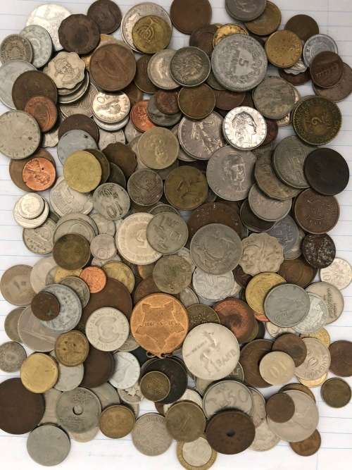 A Lot of 250 International Coins