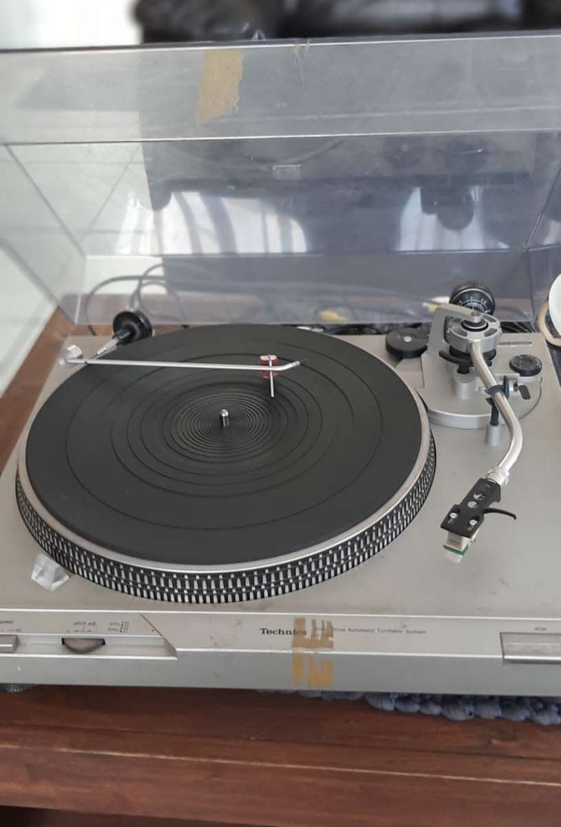 Antique Pioneer Hifi system with speakers, cassette deck and turntable