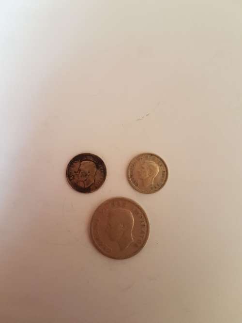 Silver coins 1945 shilling, 1940 three pence, 1943 3d