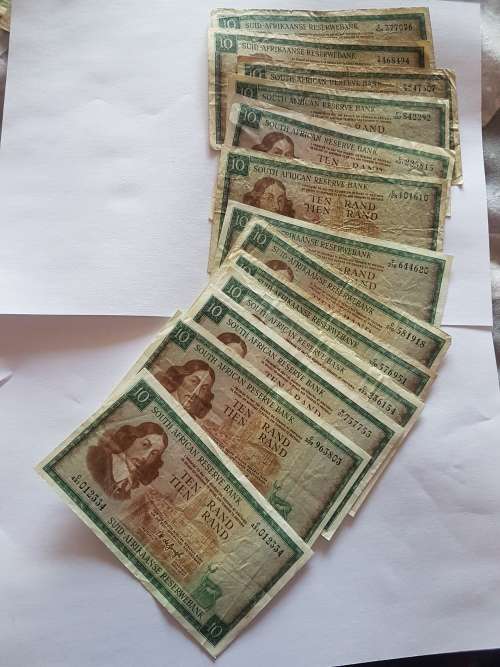 South African reserve bank R10 notes 12 T.W de Jong and 2 G Rissik
