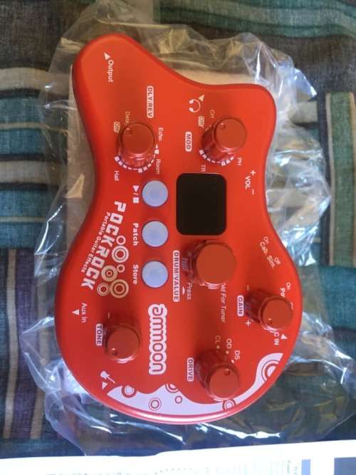 AMMOON POCKROCK -Portable Guitar Multieffects Processor Pedal 15 Effects 40 Drum w power adapter