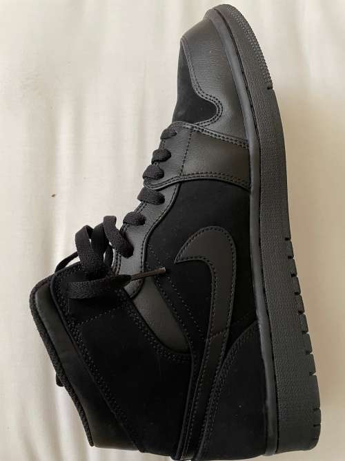 Air Jordan 1 Mid Black UK10