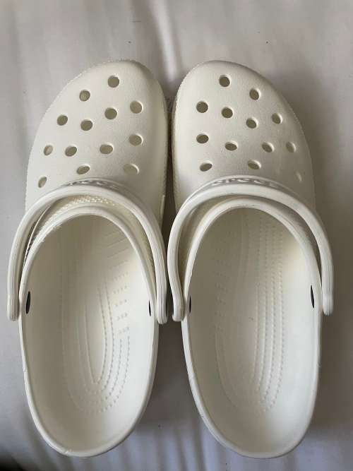 Crocs Classic Clog UK9 white