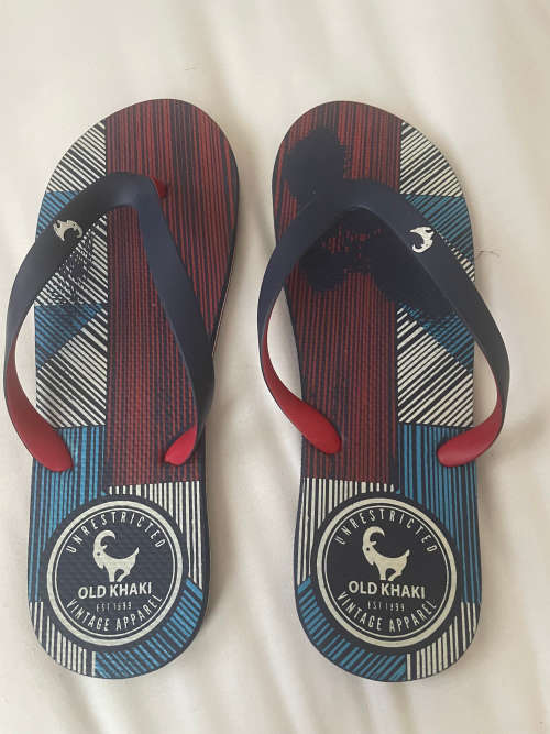 Old Khaki flip-flops UK9