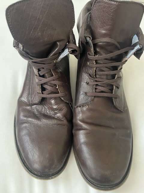Levis Cedar boots chocolate UK10