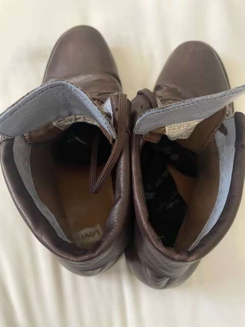 Levis Cedar boots chocolate UK10