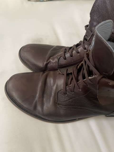 Levis Cedar boots chocolate UK10