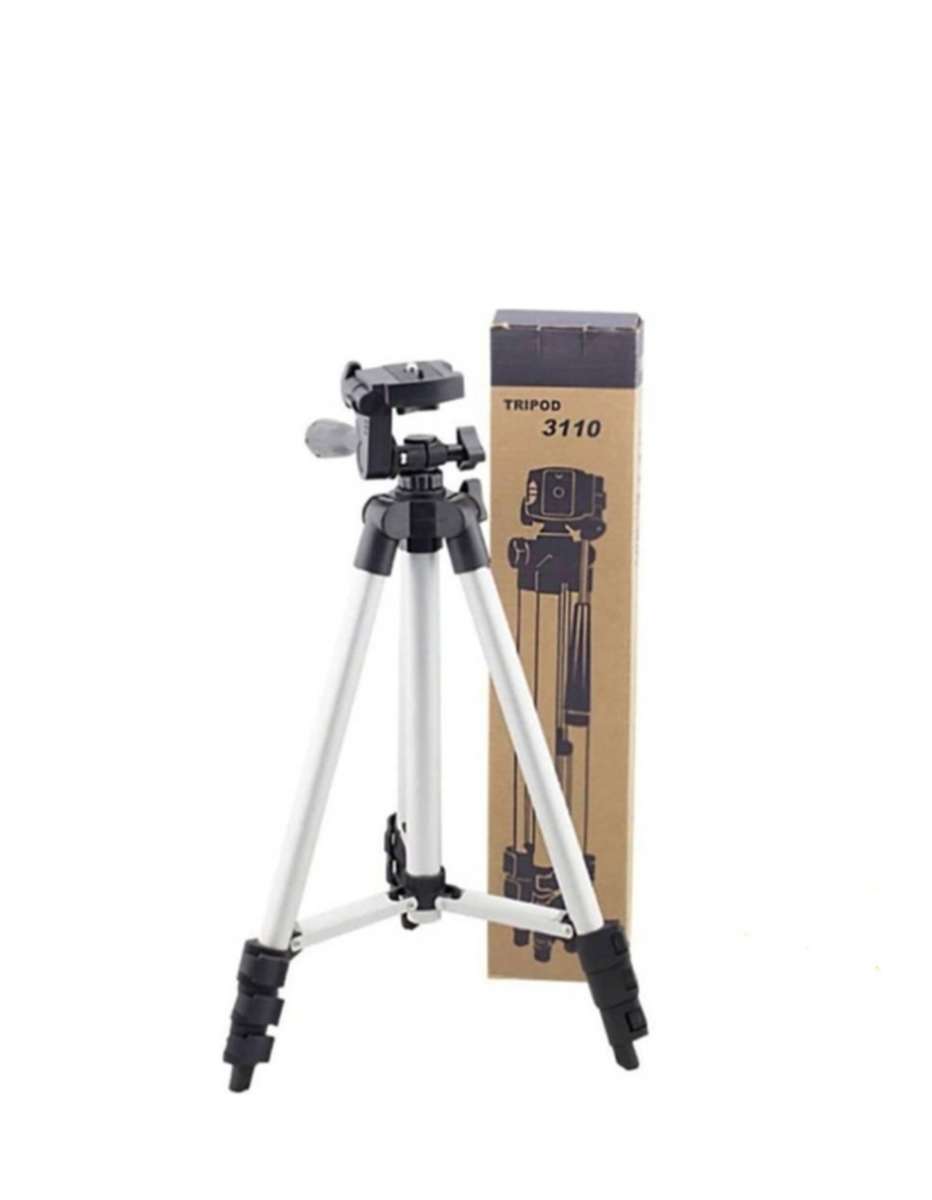 3110 Lightweight Aluminium Tripod with Phone Holder