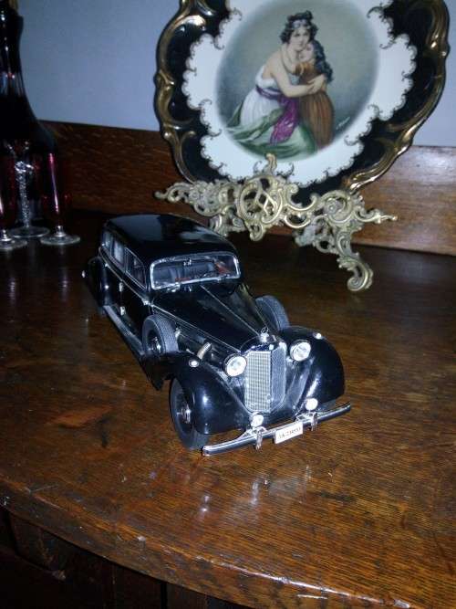 MERCEDES BENZ 1938 LIMOUSINE 1:18 SCALE
