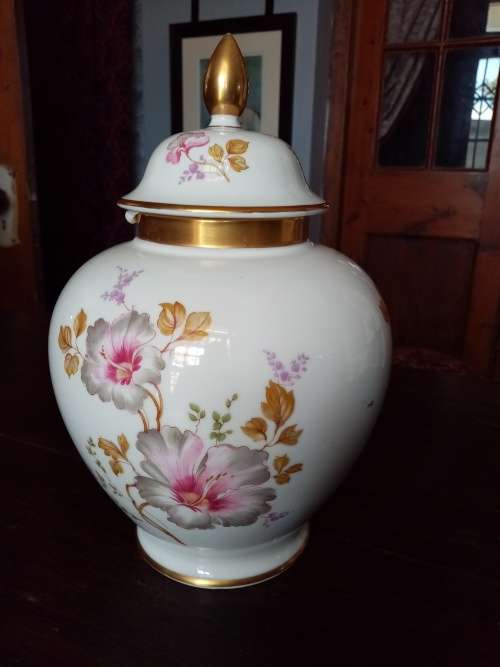 BAVARIAN JAR WITH LID