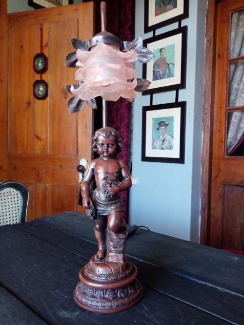 BEAUTIFUL LARGE  FIGURAL LAMP