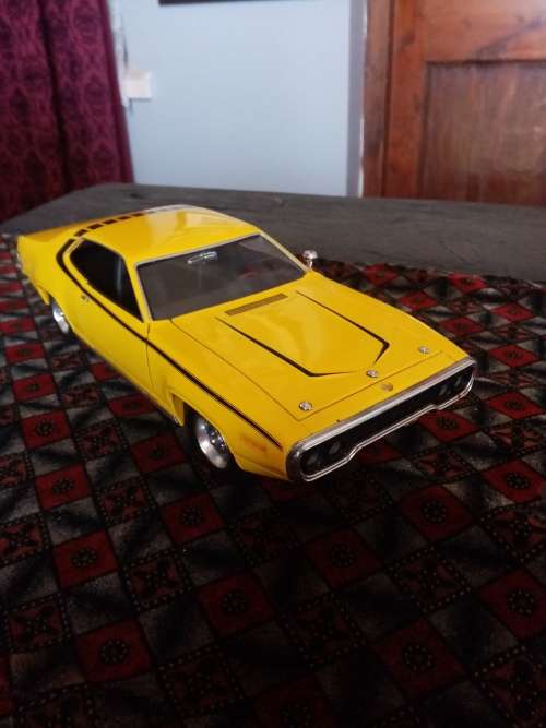 PLYMOUTH ROAD RUNNER DUKES OF HAZARD