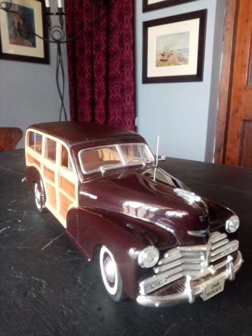 1948 CHEVROLET WOODY BY WELLY 1: 18 SCALE