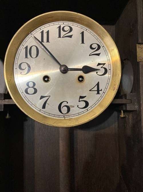 ANTIQUE WALL CLOCK
