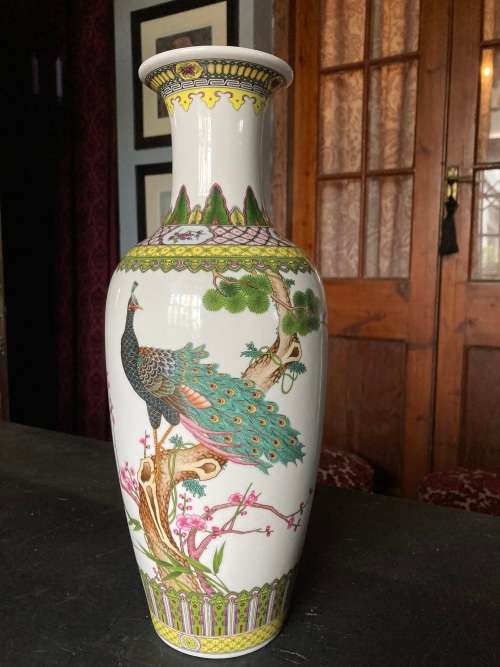 VERY LARGE ORIENTAL VASE