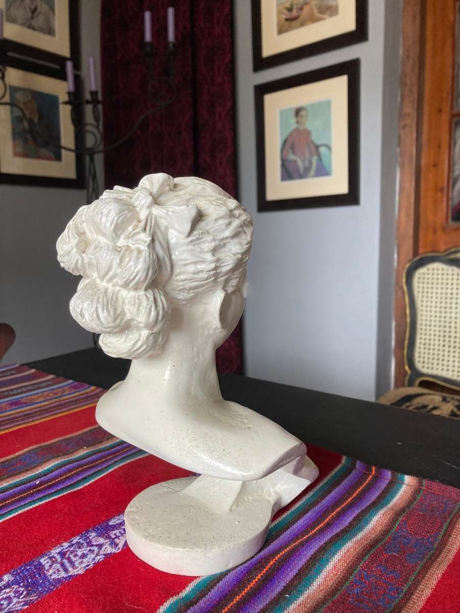 BUST OF A LADY ( RELISTED DUE TO NON PAYMENT)