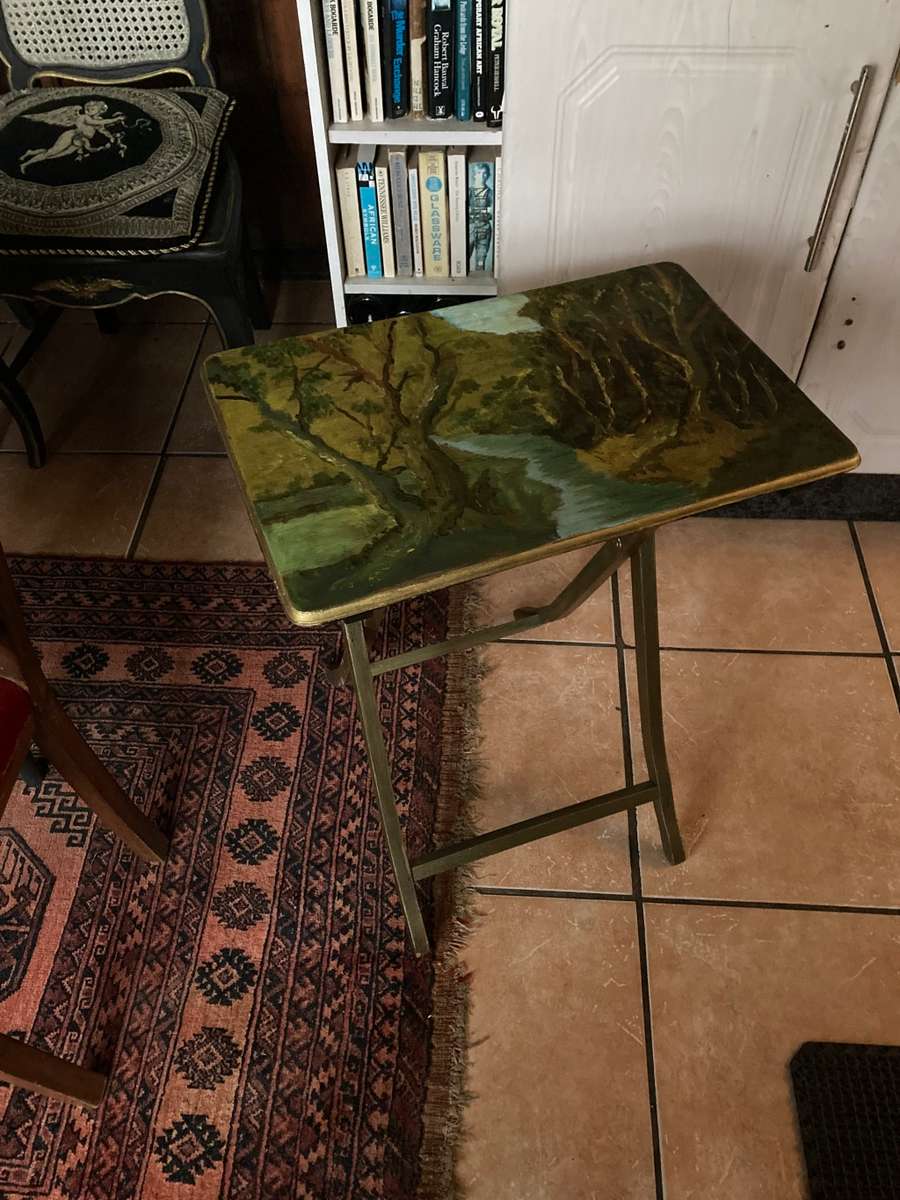 WOODEN WINE TASTING TABLE