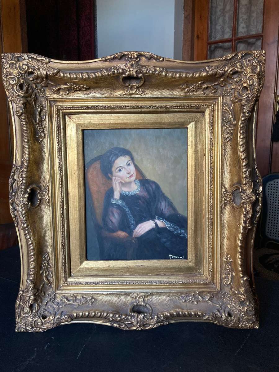 STUNNING PORTRAIT OF A LADY IN AN ORNATE FRAME