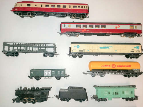 LIMA - rolling stock, locomotives and over 100 rails (Package deal includes everything in the photo)