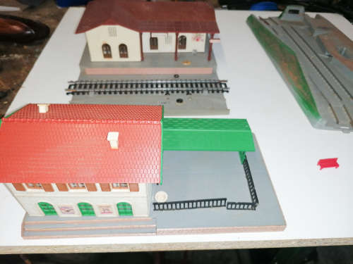 LIMA - rolling stock, locomotives and over 100 rails (Package deal includes everything in the photo)