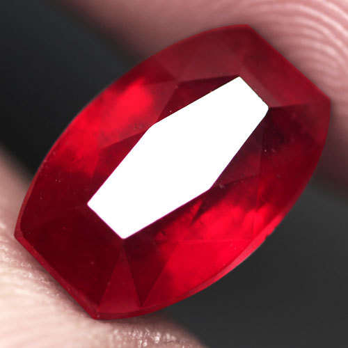 4.92ct - GORGEOUS!!!!100% GENUINE Natural FANCY TOP Blood Red Ruby - MADAGASCAR - Est. R 12'300.00