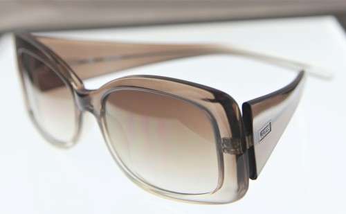 GUESS*** Branded Sunglasses - R1 Start with NO Reserve