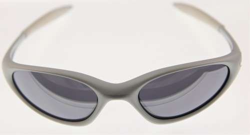 OAKLEY Sunglasses - Made in USA - R1 Start with NO Reserve