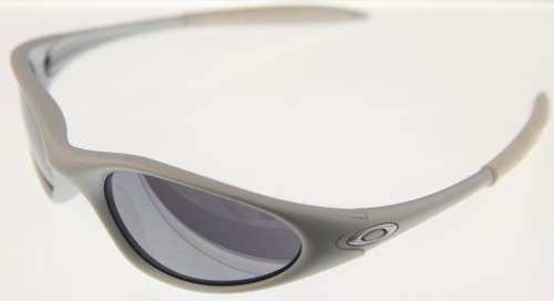 OAKLEY Sunglasses - Made in USA - R1 Start with NO Reserve