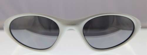 OAKLEY Sunglasses - Made in USA - R1 Start with NO Reserve