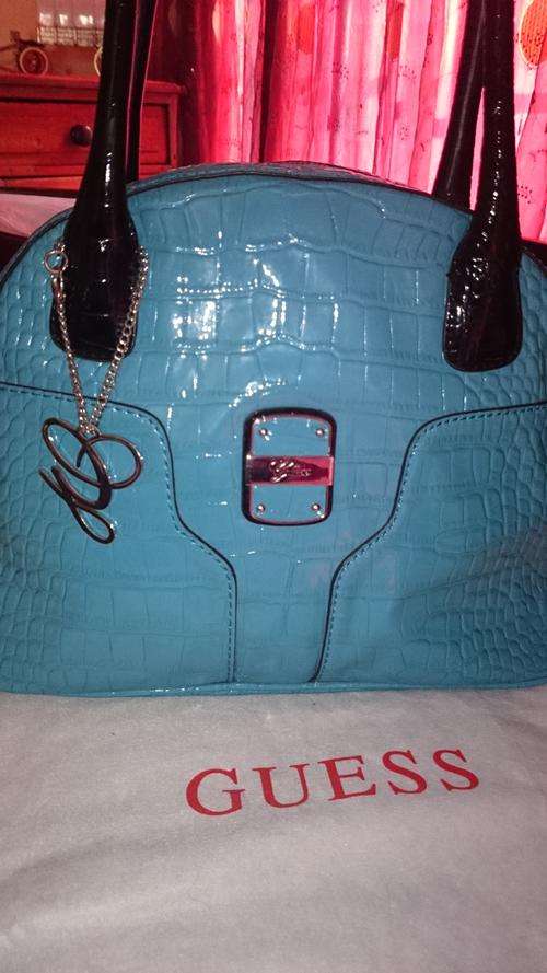 GUESS HANDBAG (AUTHENTIC) AS NEW