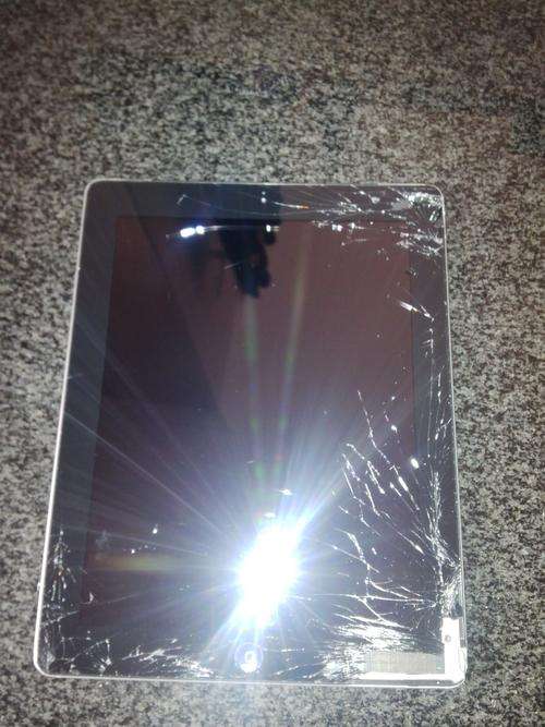 Apple Ipad 3 16GIG wifi and 4G ( Please Read )