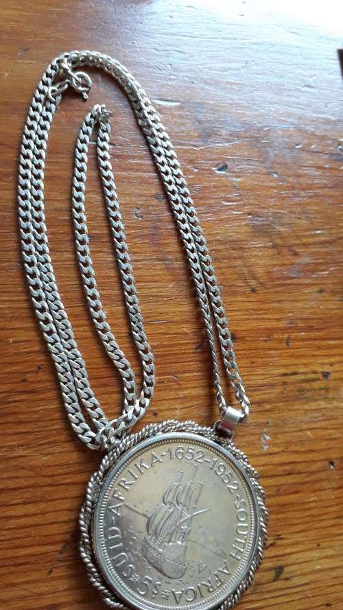 1652-1952 silver zar coin  925 chain