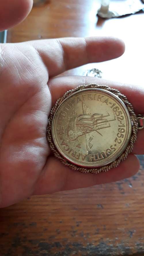 1652-1952 silver zar coin  925 chain