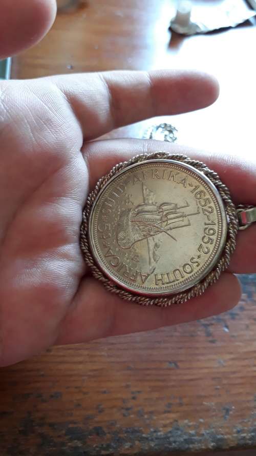 1652-1952 silver zar coin  925 chain