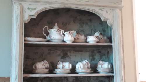 Stunning Royal albert COTTAGE GARDEN 40 piece teaset.