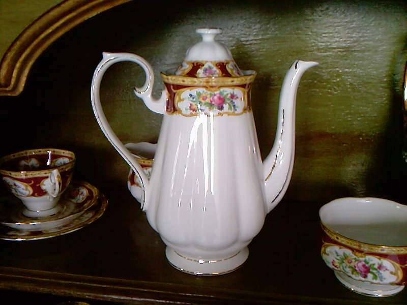 Royal Albert "Lady Hamilton"  tea pot at a low price