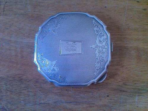 STUNNING SILVER COMPACT