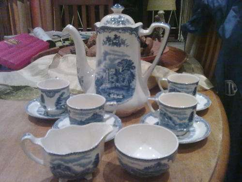 VERY NICE BLUE AND WITH JONSON BROS SET  OLD BRUTAIN CASTLES