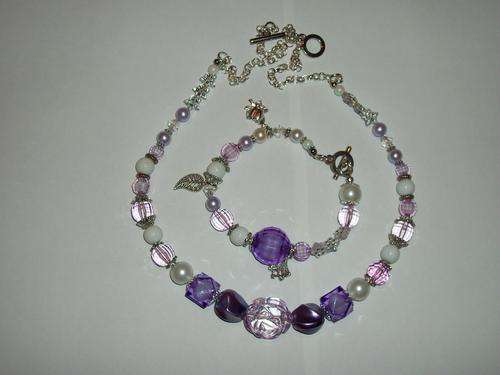 NECKLACE AND BRACELET SET