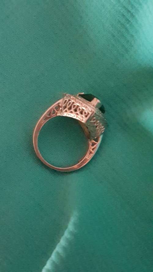 Sterling Silver green and cubic stone ring stunning