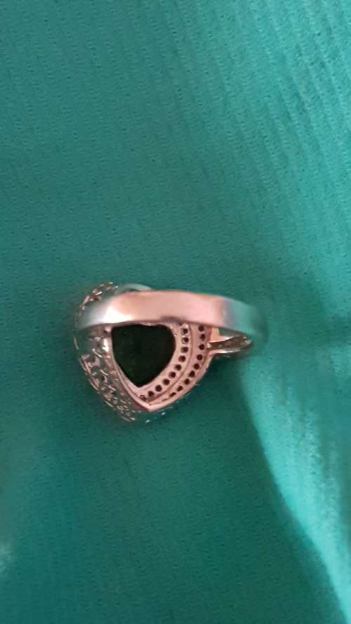 Sterling Silver green and cubic stone ring stunning