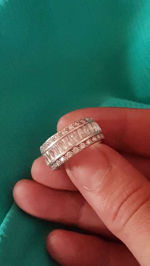 Stunning Sterling Silver Eternity ring