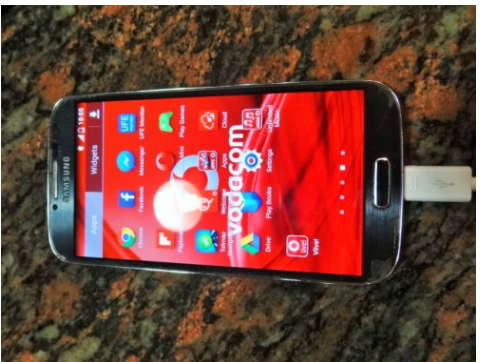 samsung s4 32 gb + 3 covers